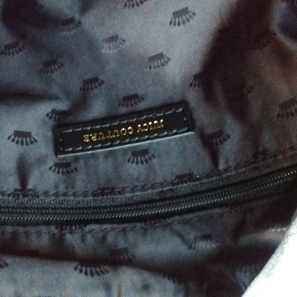 Juicy Couture - Picture 2 of 5